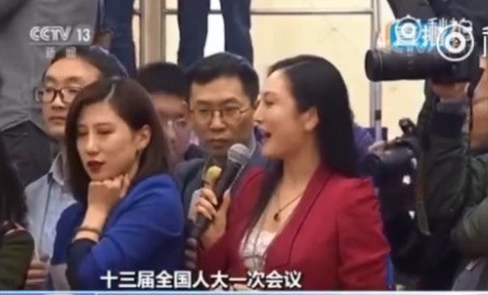 MC Trung Quốc nhìn đểu đồng nghiệp ảnh 2 MC Trung Quoc nhin deu dong nghiep anh 2