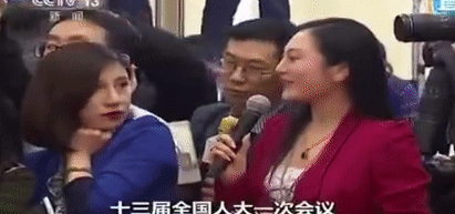 BTV Trung Quoc mat the vi 'nhin deu' dong nghiep tren song truyen hinh hinh anh