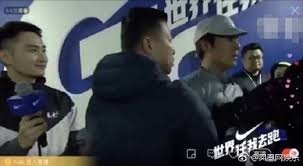 Clip Tran Quan Hy bi loi di giua luc phong van hinh anh