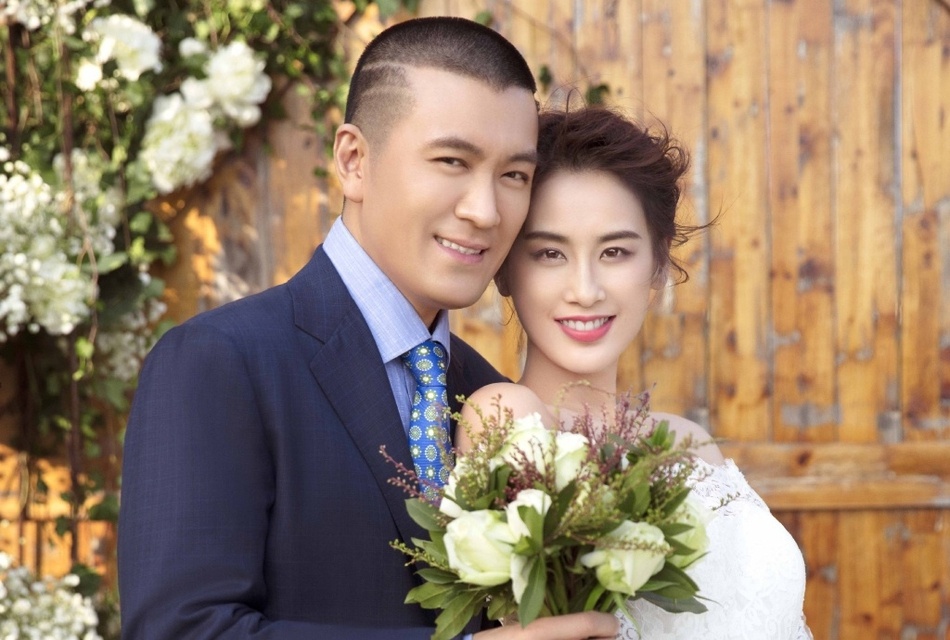 Sao nu 'Tuyet dinh Kung Fu' khoe anh cuoi sau nhieu nam song vung trom hinh anh