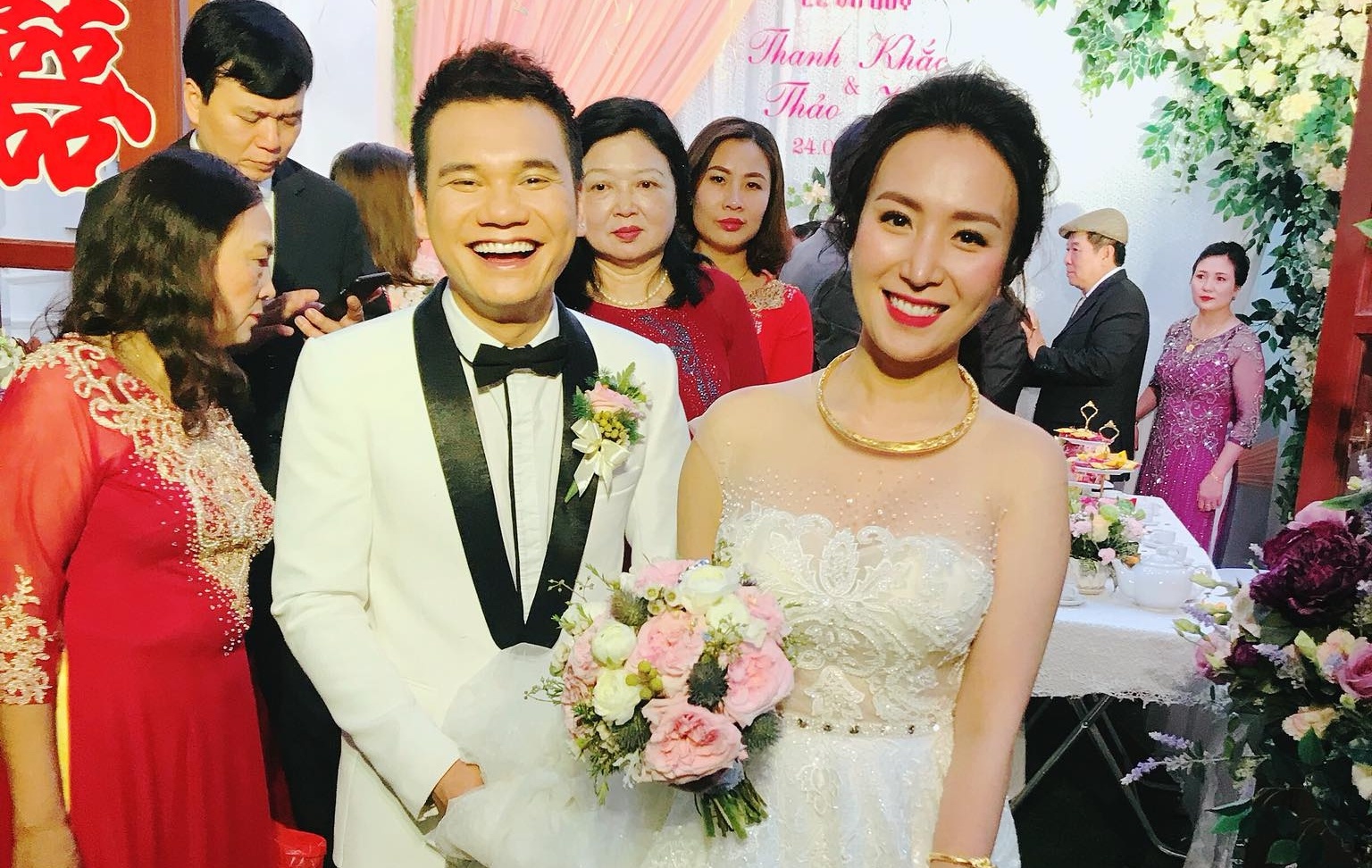 Khac Viet va DJ Thanh Thao hanh phuc trong ngay cuoi hinh anh