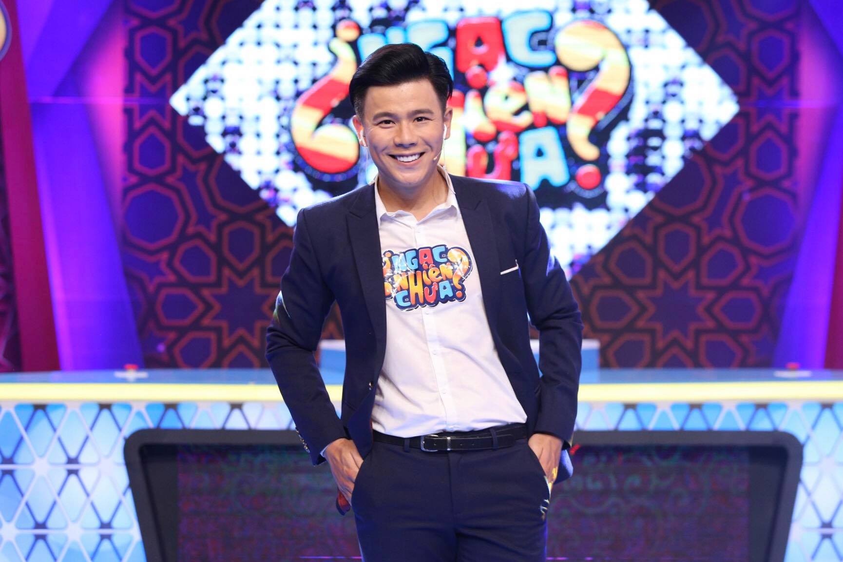 Quy ong hoan hao MC Anh Huy gay tranh cai anh 2