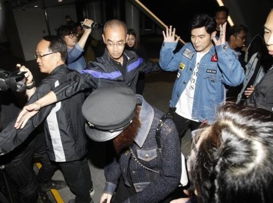 Chau Kiet Luan bao ve vo anh 1