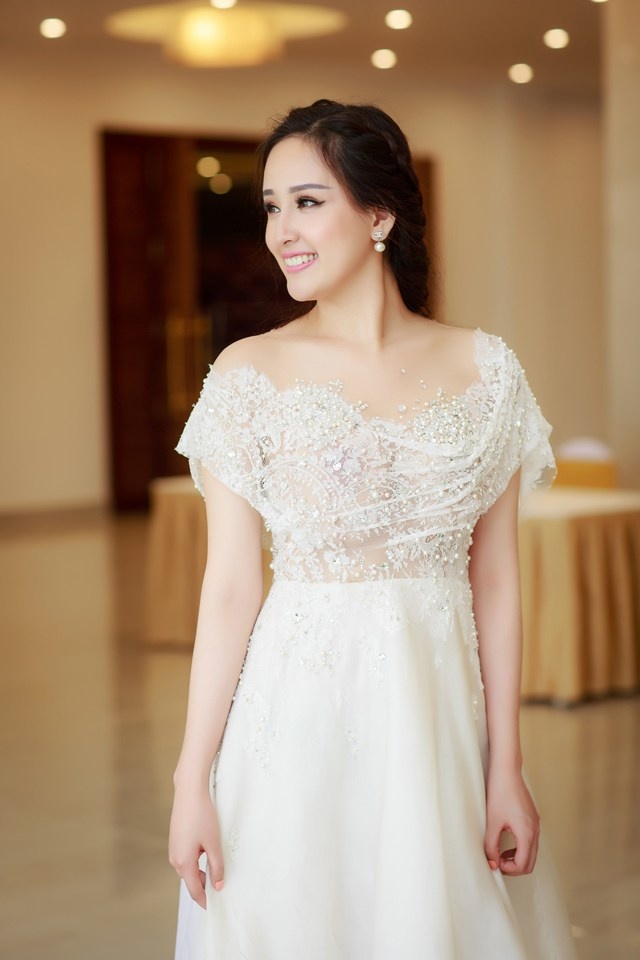 Hoa hau thay doi sau dang quang anh 7