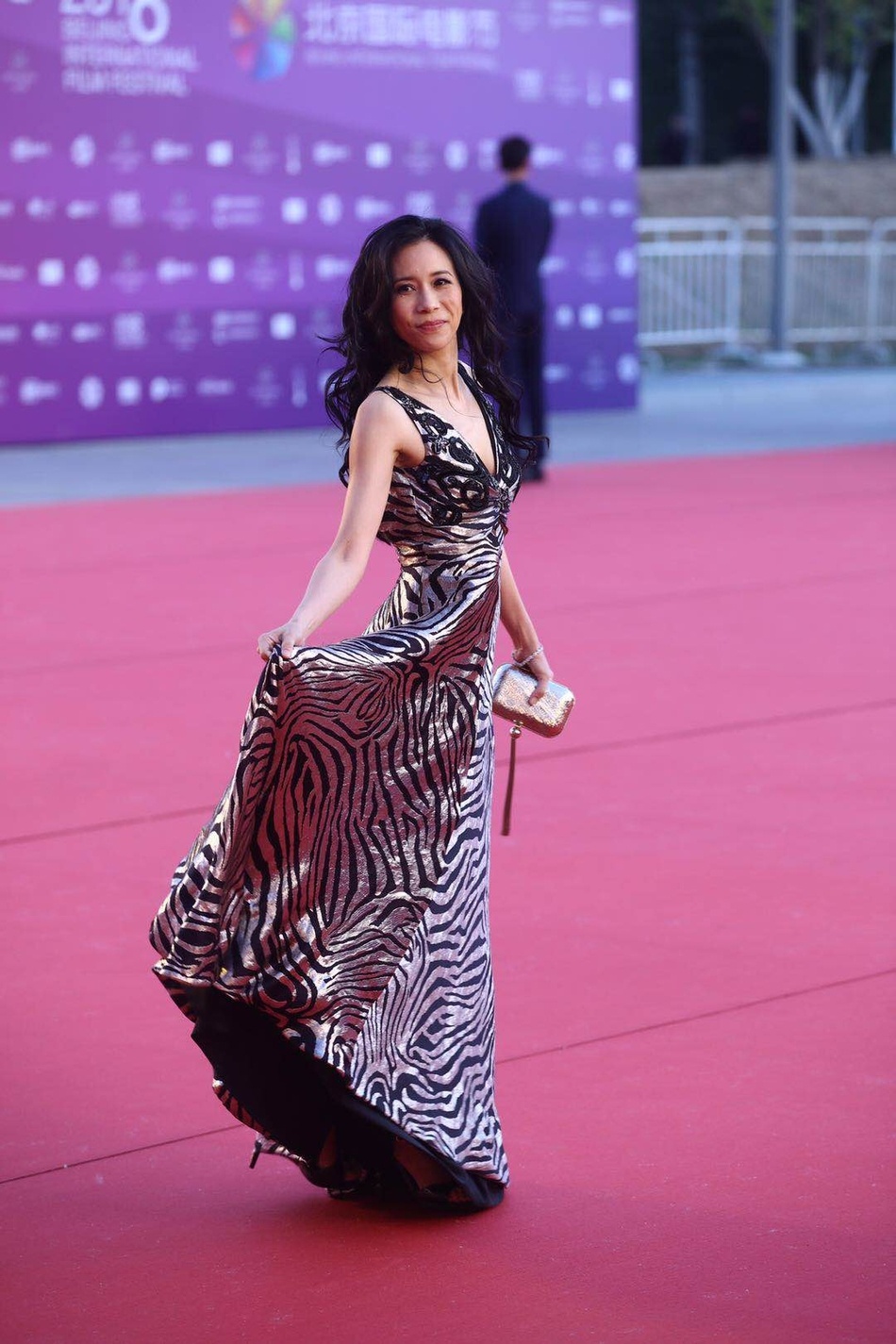 Thu Ky Truong Ve Kien anh 5