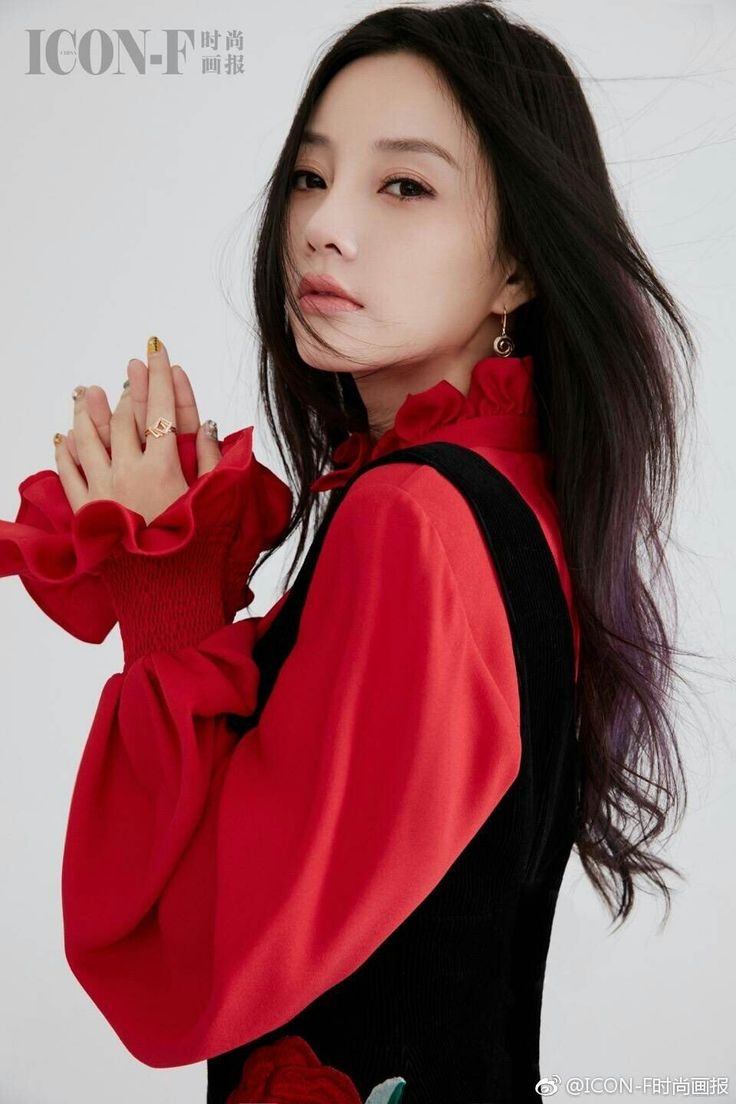 Sao nu Hoa ngu tai tieng thi phi anh 6