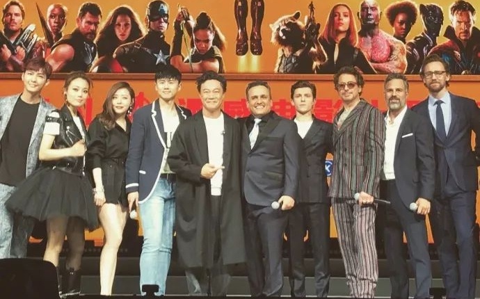 Khan gia xin loi dan sao Marvel anh 4