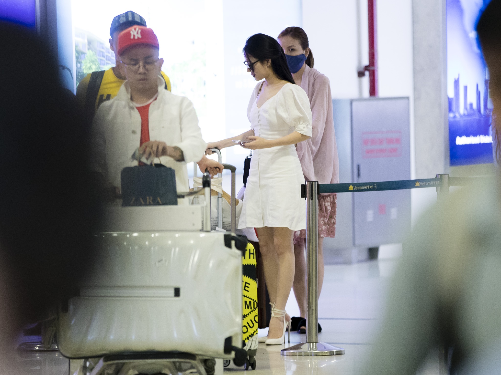 Nhã Phương trở về TP.HCM sau chia sẻ Trường Giang ảnh 2 Nha Phuong tro ve TP.HCM sau chia se Truong Giang anh 2