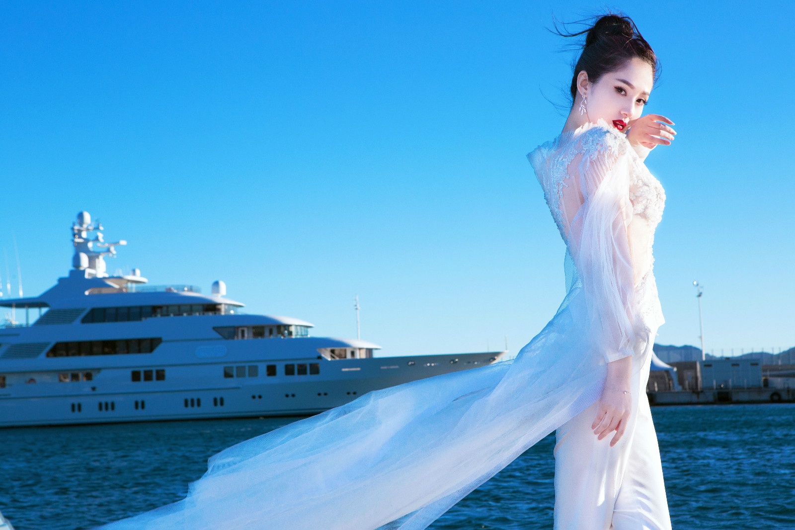 Lam Yến: 'Biểu tượng sex' xuất thân gia thế của TQ ảnh 6 Lam Yen: 'Bieu tuong sex' xuat than gia the cua TQ anh 6