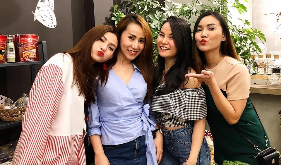 Nhom May Trang doi dau hoi ngo, Yen Trang vang mat hinh anh