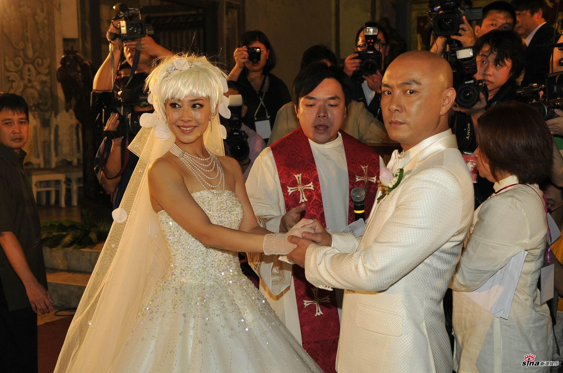 Hon nhan Truong Ve Kien va Truong Tay anh 1