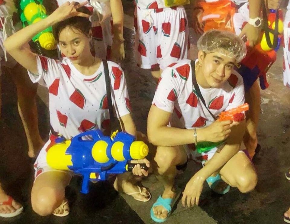 Anh Chi Dan va Lan Ngoc ben nhau o Thai Lan gay xon xao hinh anh