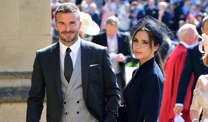 Le cuoi Hoang tu Harry: Vo chong Beckham va dan sao den chuc mung hinh anh