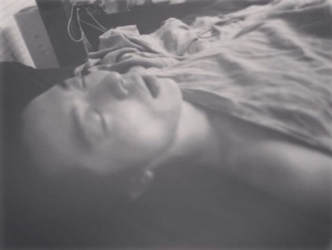 Sao nu Han bi chi trich vi dang anh nhay cam cua tai tu noi tieng hinh anh