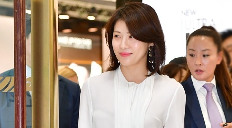 Ha Ji Won tuoi tre o tuoi 40, khong ngai tieng e chong hinh anh