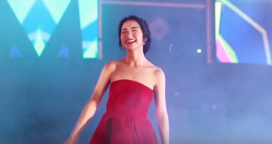 Clip Hoa Minzy ngung hat vi quen loi ca khuc hinh anh
