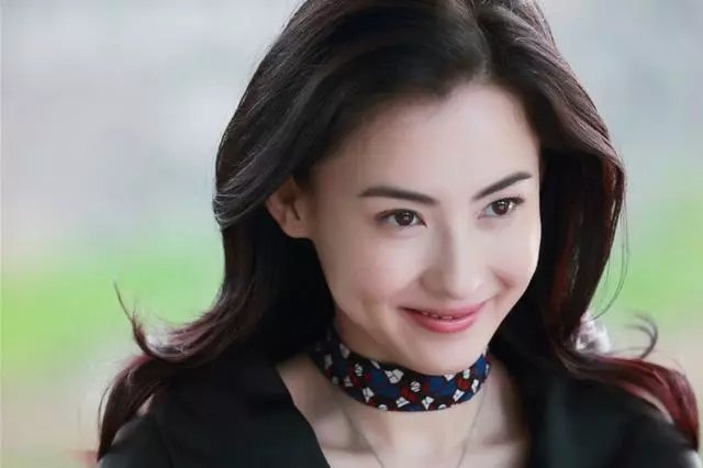 Phim Truong Ba Chi mat con, bi chong ruong bo hut khan gia hinh anh