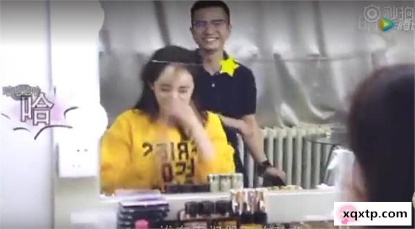 Duong Mich lo hoi dau khi bi keo toc gia anh 2