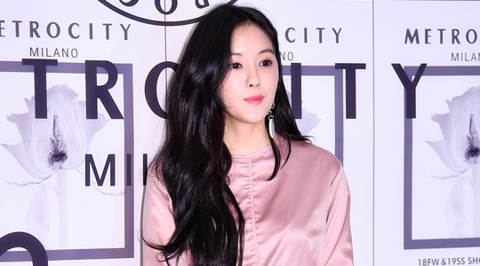 Hyomin (T-ara) mat diem vi chon sai giay khi du su kien hinh anh