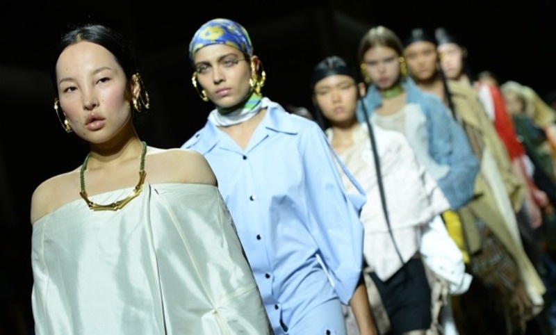 Nhan sac tranh cai cua nguoi mau TQ duoc khen dep anh 1