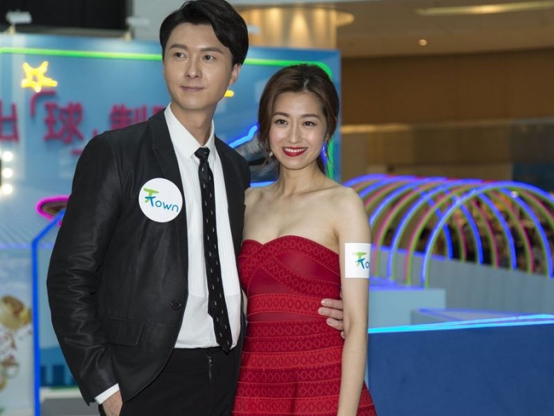 Sao nu Hong Kong khong ly hon du chong nhieu lan ngoai tinh hinh anh