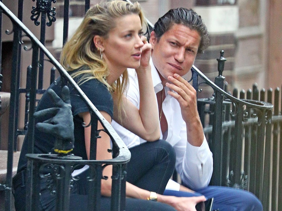 Amber Heard tình mới ảnh 2 Amber Heard tinh moi anh 2