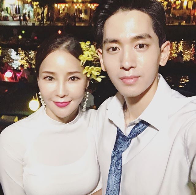 Shim Mina chup anh cuoi anh 2