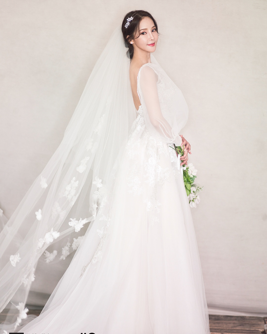 Shim Mina cuoi anh 2