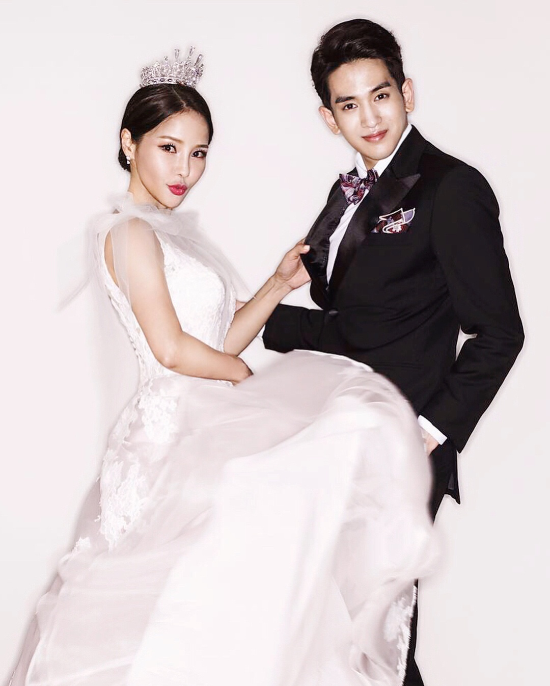 Shim Mina cuoi anh 3