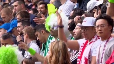 Trần Dịch Tấn giơ ngón tay thối tại World Cup 2018 ảnh 1 Tran Dich Tan gio ngon tay thoi tai World Cup 2018 anh 1