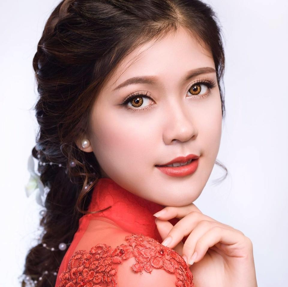 MC mac bikini dan World Cup anh 3