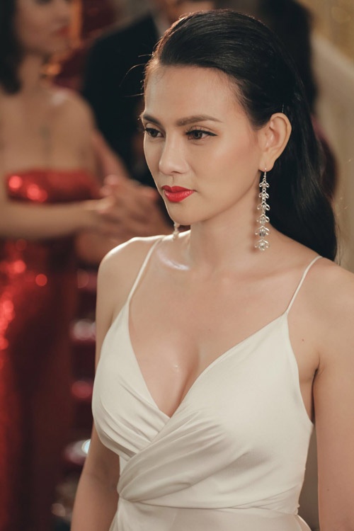 Thu Thuy nghi van tham my anh 9