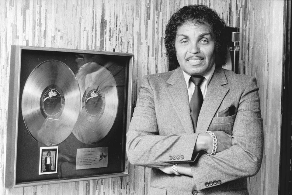 Cha Michael Jackson qua đời ảnh 3 Cha Michael Jackson qua doi anh 3