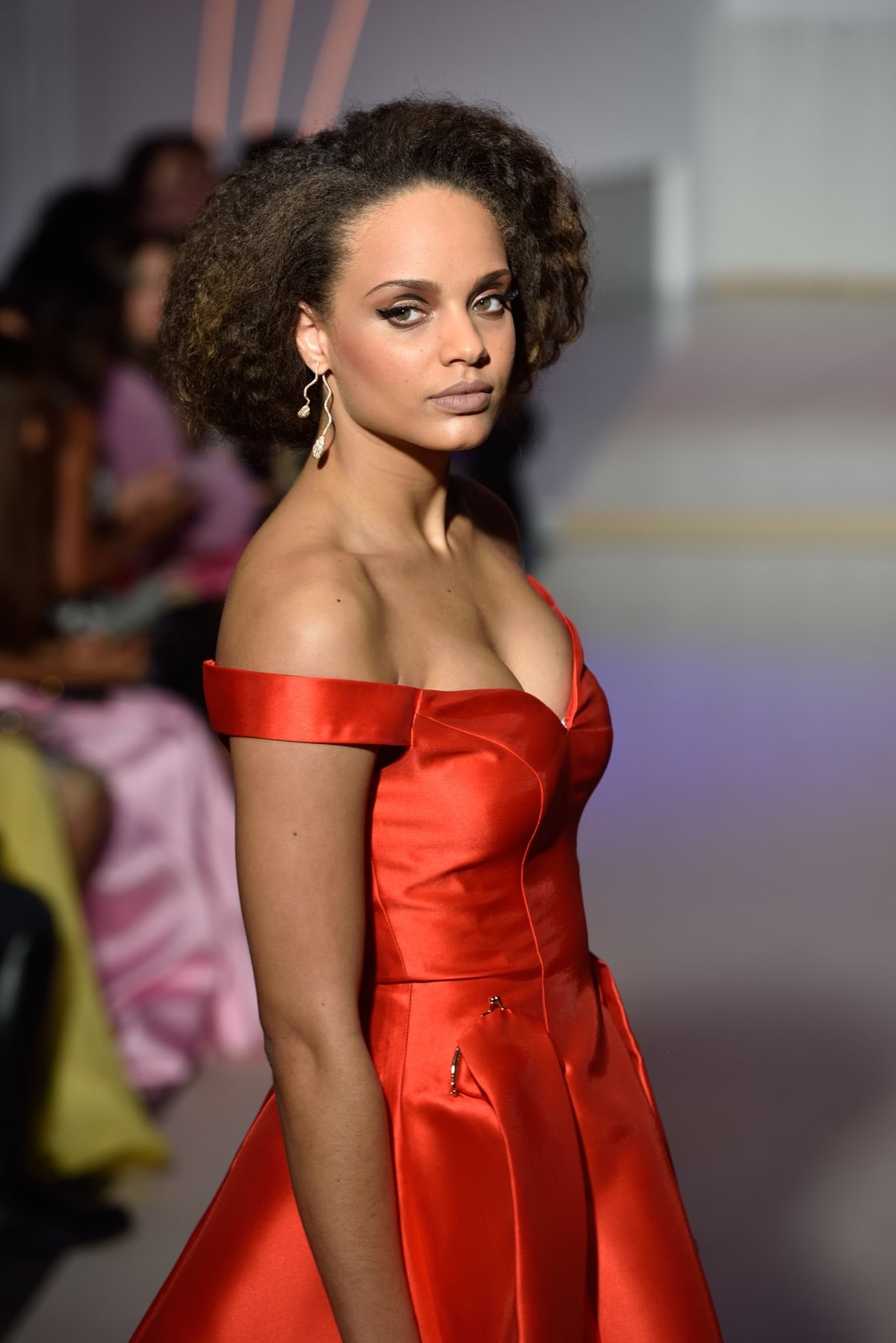 Hoa hau nguoi yeu tin don cua Mbappe anh 7