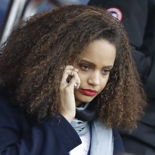 Hoa hau nguoi yeu tin don cua Mbappe anh 6