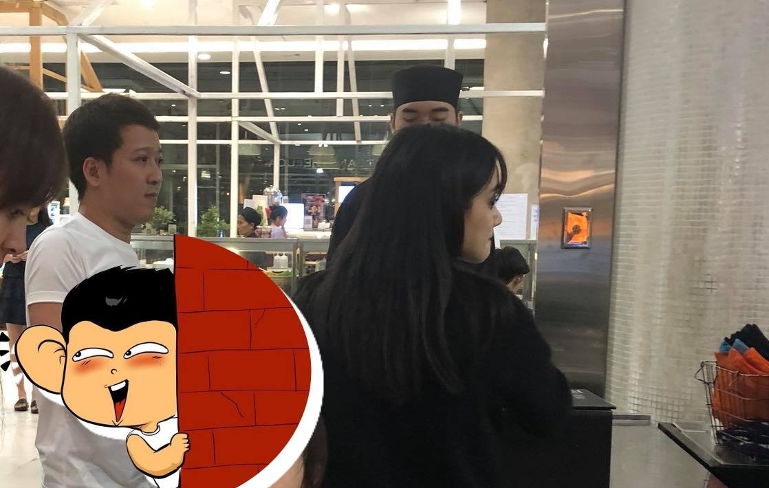 Anh Truong Giang ben Nha Phuong o Thai Lan anh 1