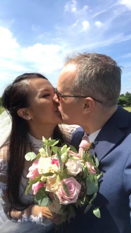 Lý Thanh Thảo cưới chồng tây ảnh 2 Ly Thanh Thao cuoi chong tay anh 2