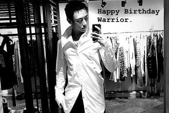 Rocker Nguyen dang anh moi sau hai thang sut can hinh anh