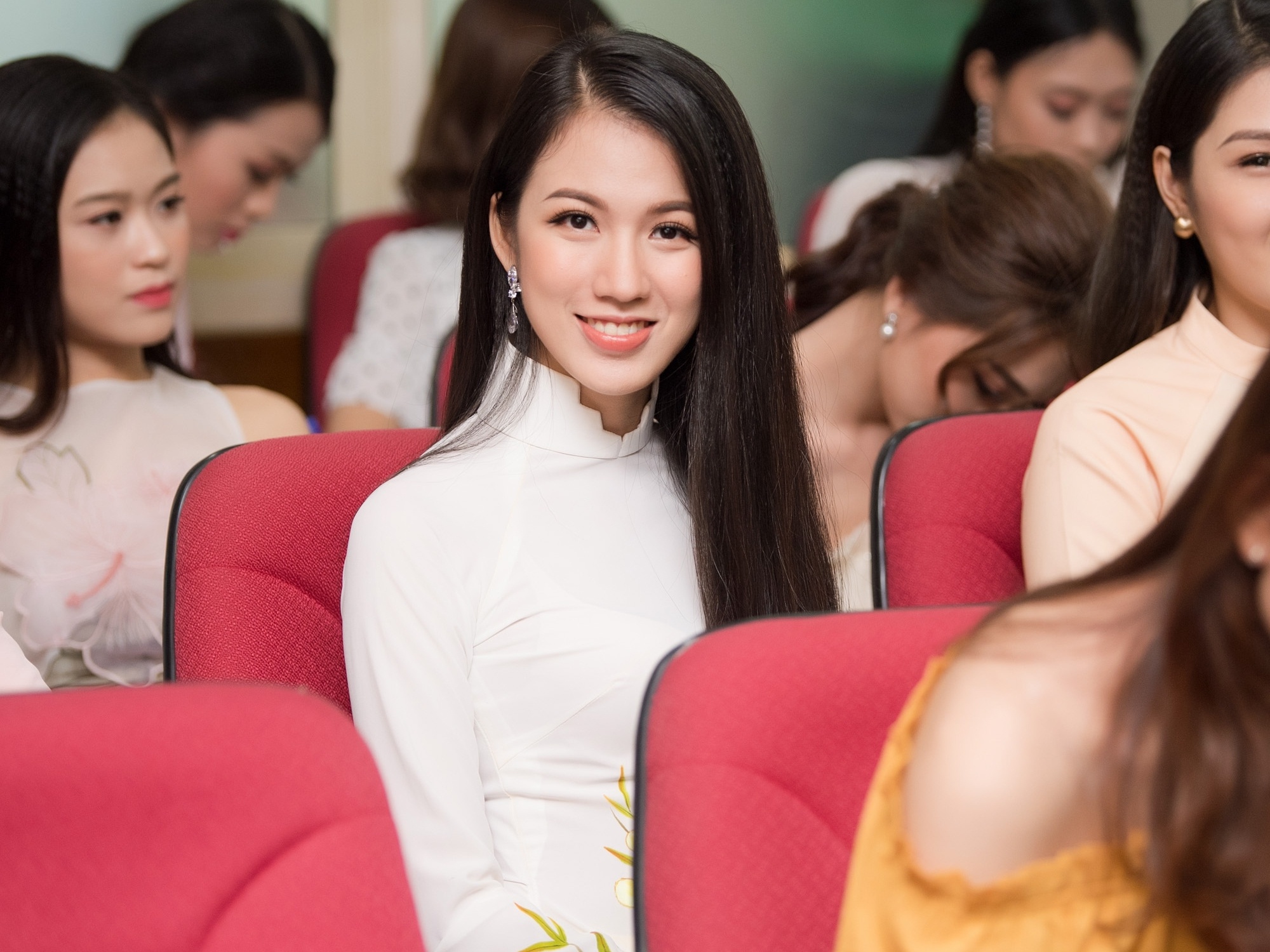 Vũ Thị Tuyết Trang VTV thi Hoa hậu Việt Nam ảnh 1 Vu Thi Tuyet Trang VTV thi Hoa hau Viet Nam anh 1