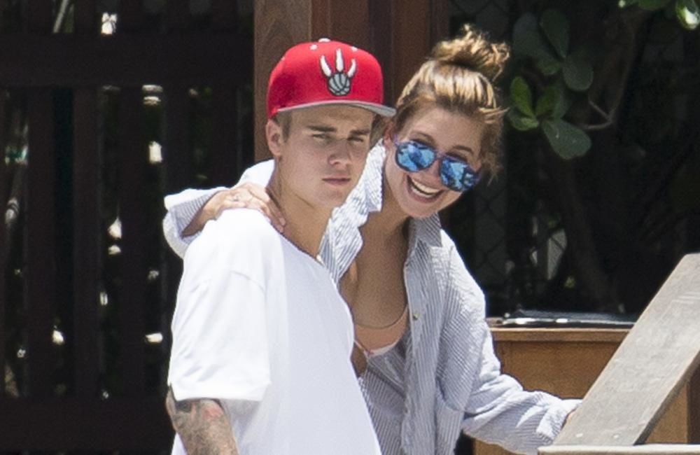 Justin Bieber cau hon Hailey Baldwin anh 1