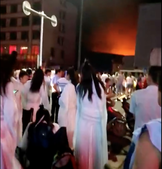 phim trường Trung Quốc bị cháy ảnh 1 phim truong Trung Quoc bi chay anh 1