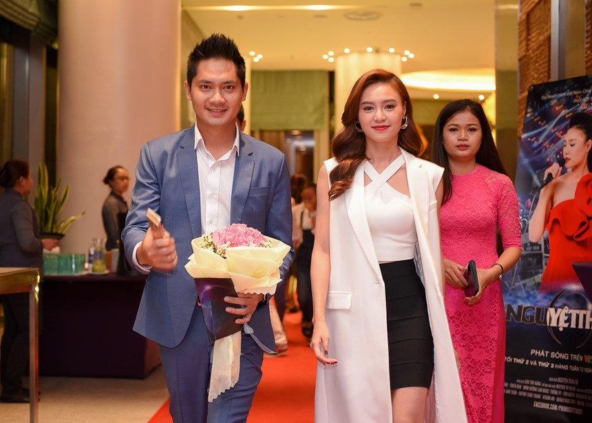 Sao Viet yeu roi tai hop anh 8