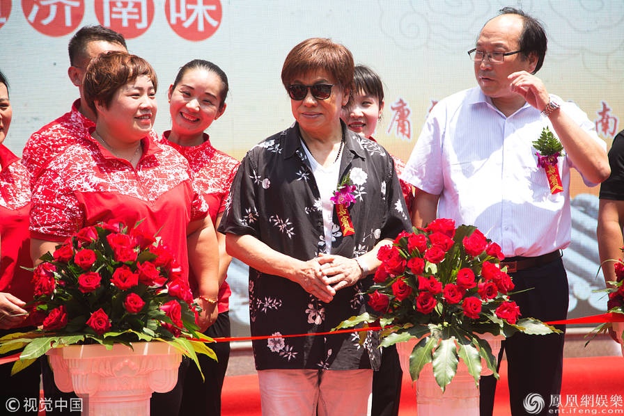 Lương Tiểu Long 70 tuổi ảnh 1 Luong Tieu Long 70 tuoi anh 1
