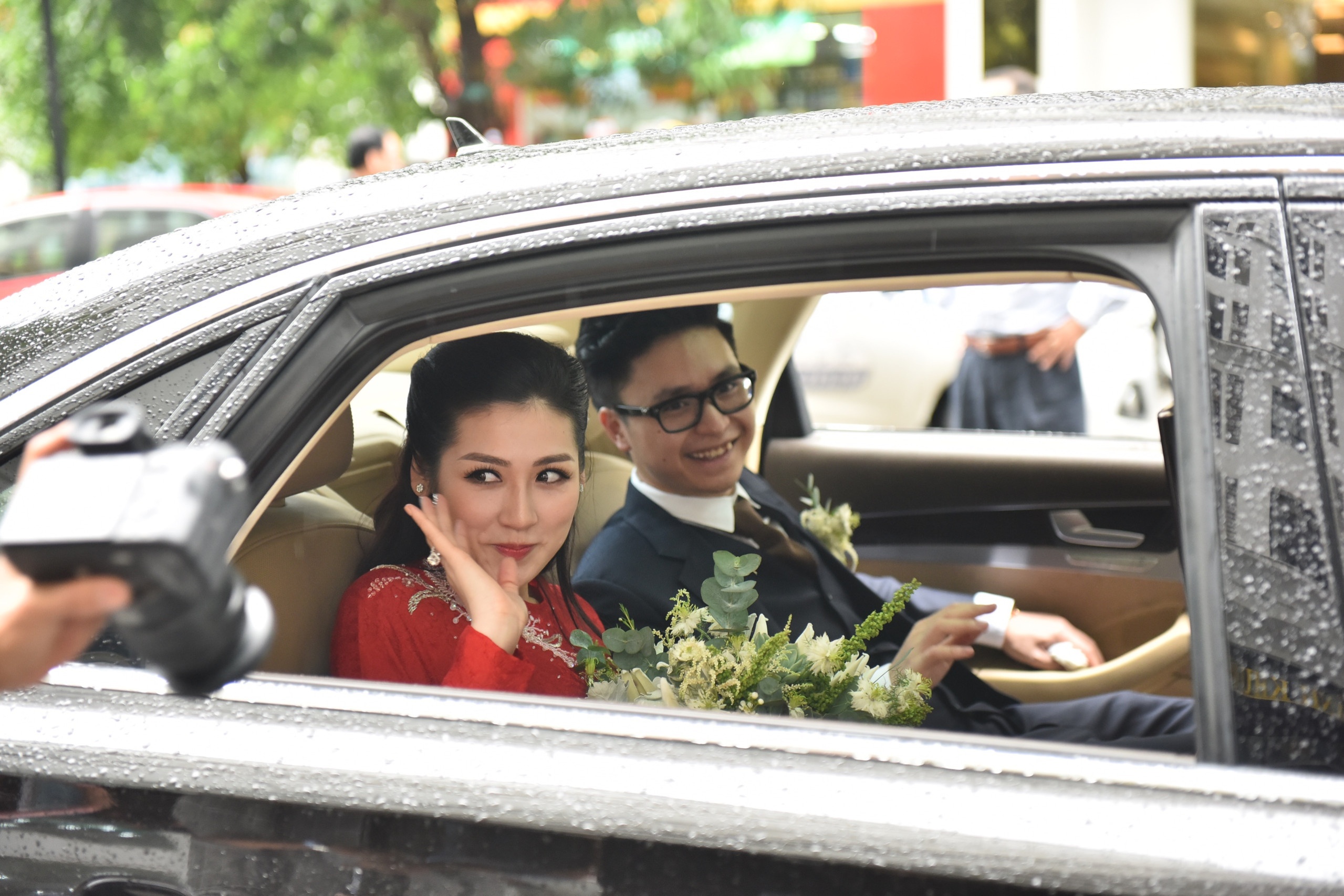 Dan xe sang trong le ruoc dau cua A hau Tu Anh anh 1