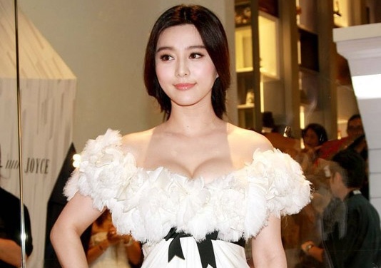 Pham Bang Bang - 22 nam be boi con roi, thu doan va giat chong hinh anh