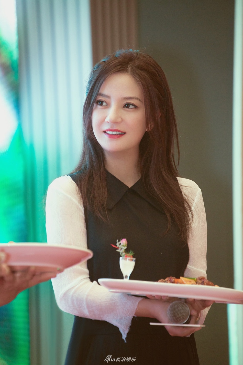 Sao Hoan Chau cach cach be boi lao ly anh 4