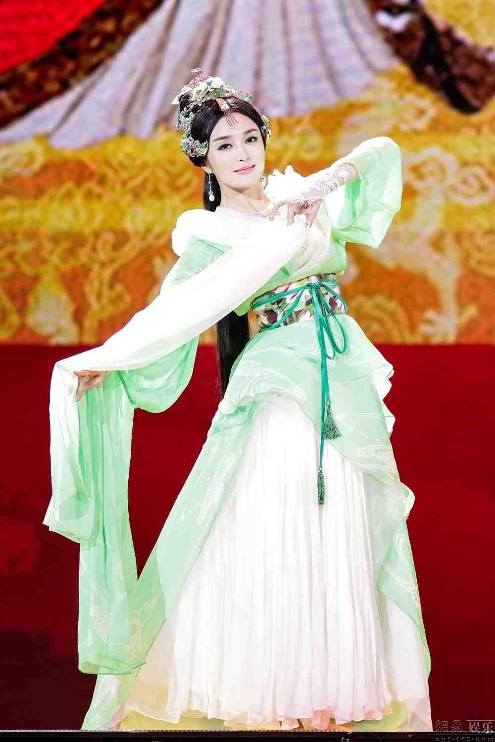 Tan Lam xinh dep trong Dien Hi cong luoc anh 3