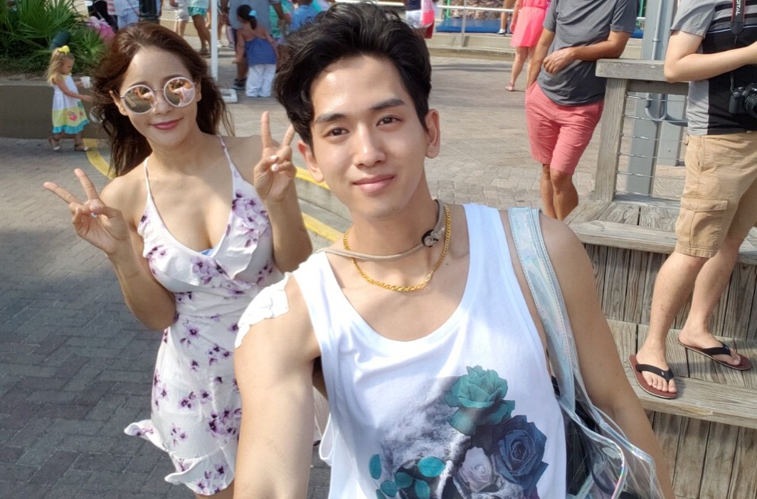 Ca si U50 cuoi chong 29 tuoi: Gia dinh chu re guong gao gap dau moi hinh anh