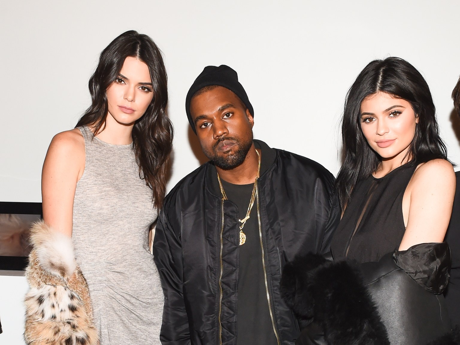 Kanye West gay soc voi ca khuc nhay cam ve em vo anh 1