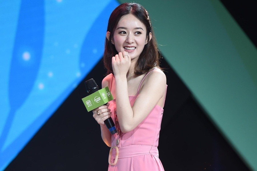 Triệu Lệ Dĩnh xuất hiện giữa tin mang bầu ảnh 1 Trieu Le Dinh xuat hien giua tin mang bau anh 1